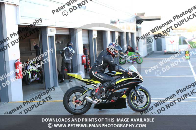 donington no limits trackday;donington park photographs;donington trackday photographs;no limits trackdays;peter wileman photography;trackday digital images;trackday photos